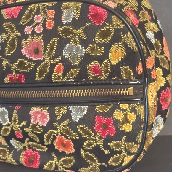 Vintage Floral Tapestry Shoe Bag - Picture 3 of 16